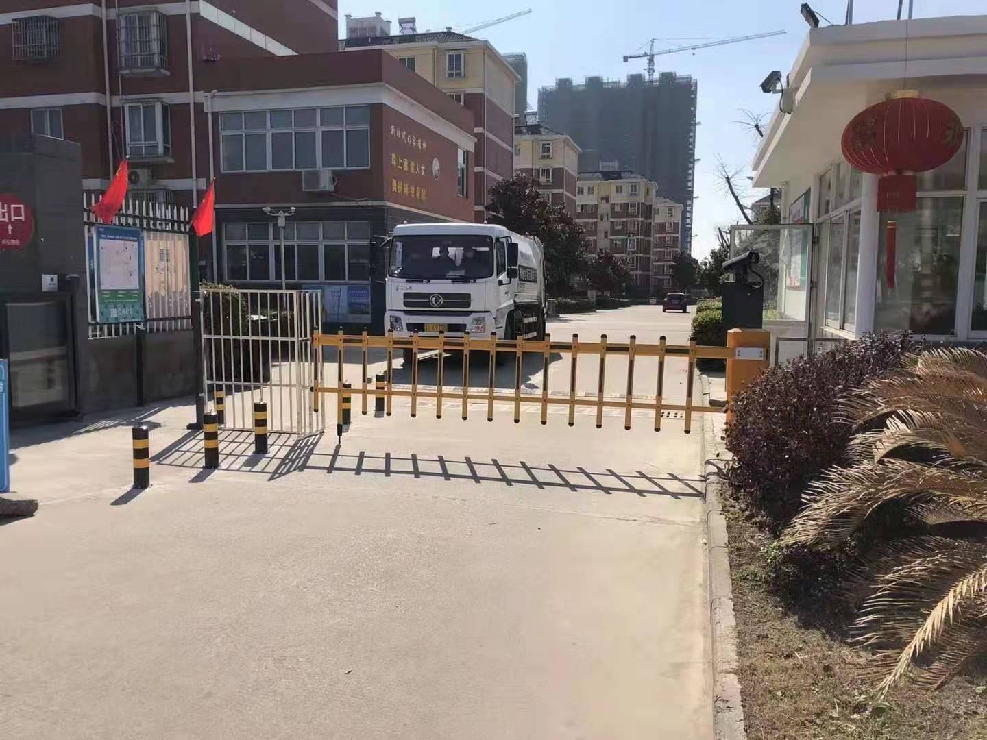 戴帽款單層?xùn)艡诘篱l